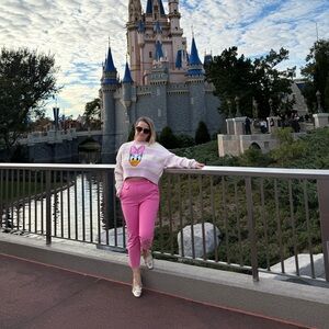 Meet your Posher, Violeta